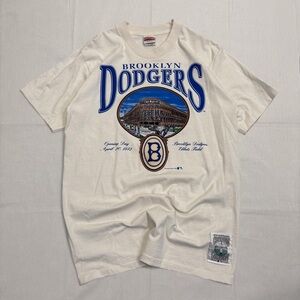 Vintage 1991 Nutmeg Brooklyn Dodgers Cooperstown Collection single stitch tee